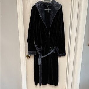 Women's Black Velvet Hooded robe